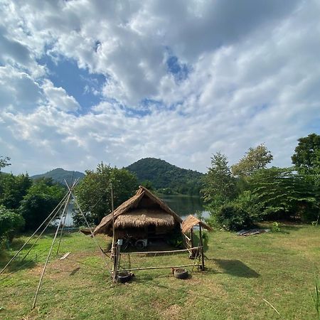 Hotel Royal Mountain Hut à Ratchaburi Extérieur photo