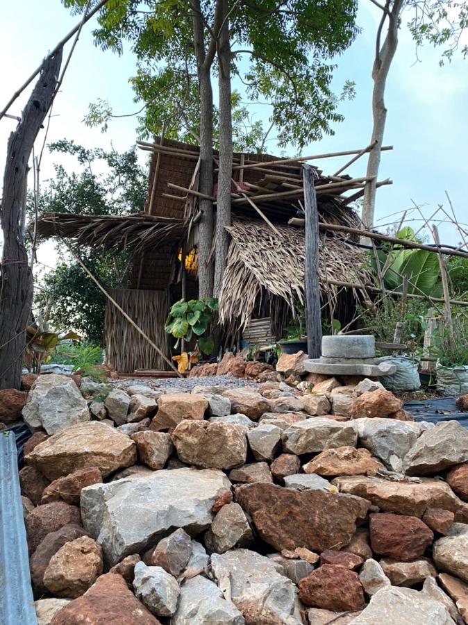 Hotel Royal Mountain Hut à Ratchaburi Extérieur photo