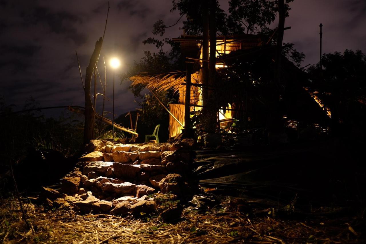 Hotel Royal Mountain Hut à Ratchaburi Extérieur photo