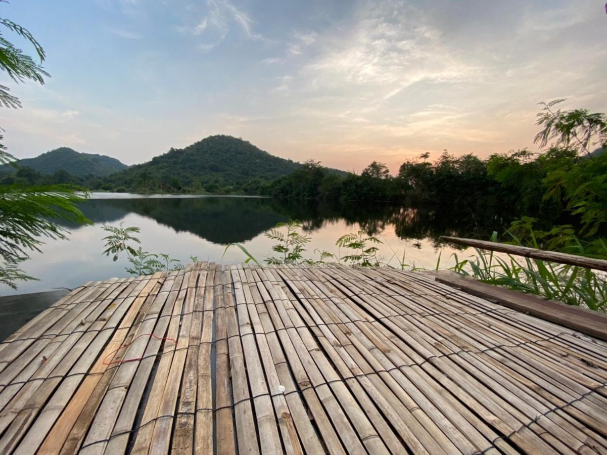 Hotel Royal Mountain Hut à Ratchaburi Extérieur photo