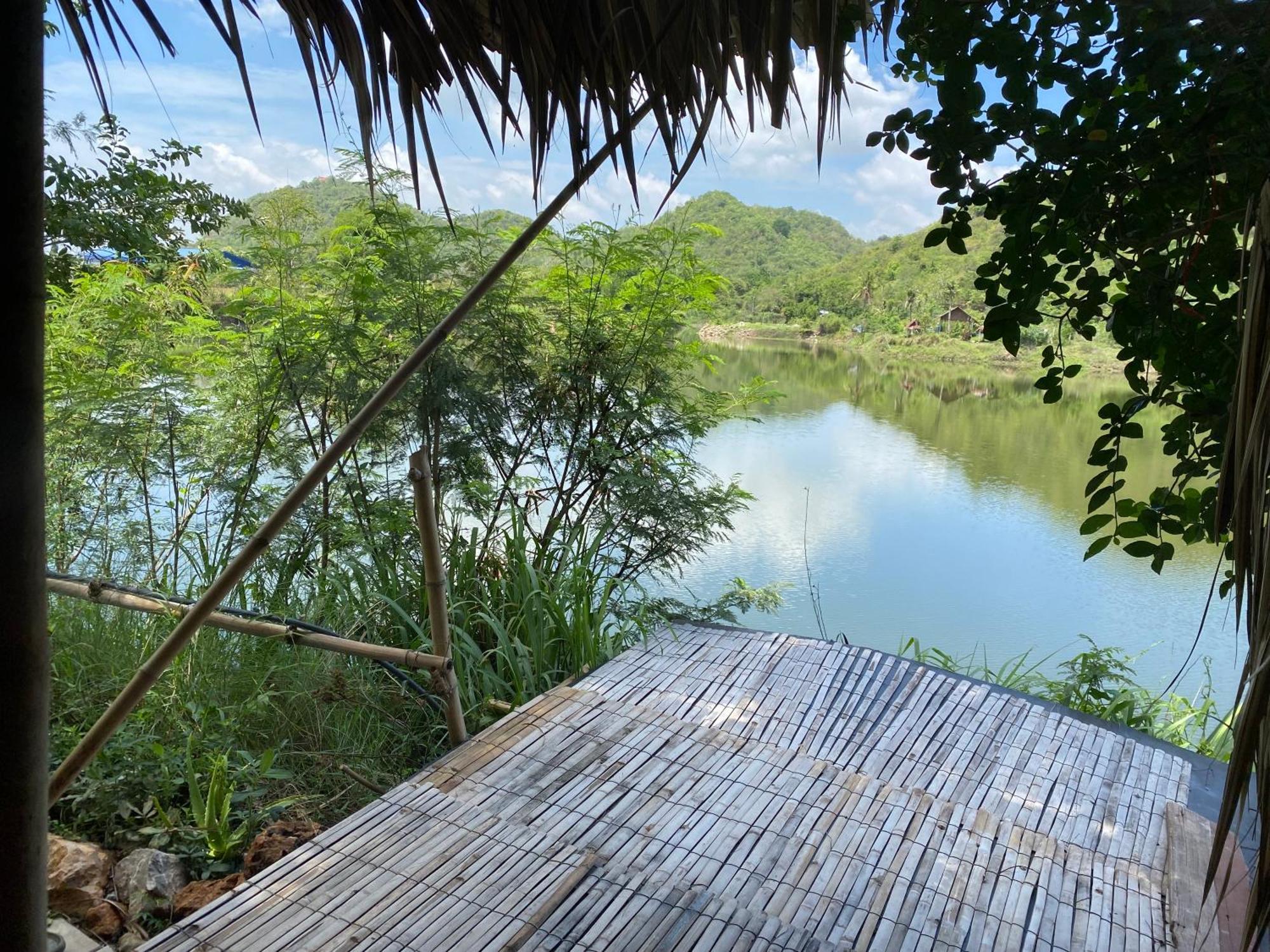 Hotel Royal Mountain Hut à Ratchaburi Extérieur photo