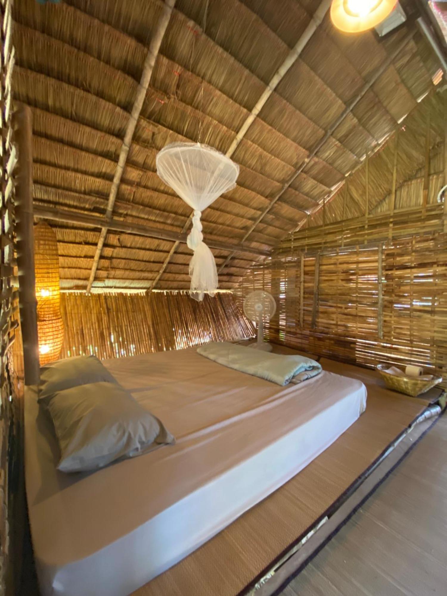 Hotel Royal Mountain Hut à Ratchaburi Extérieur photo