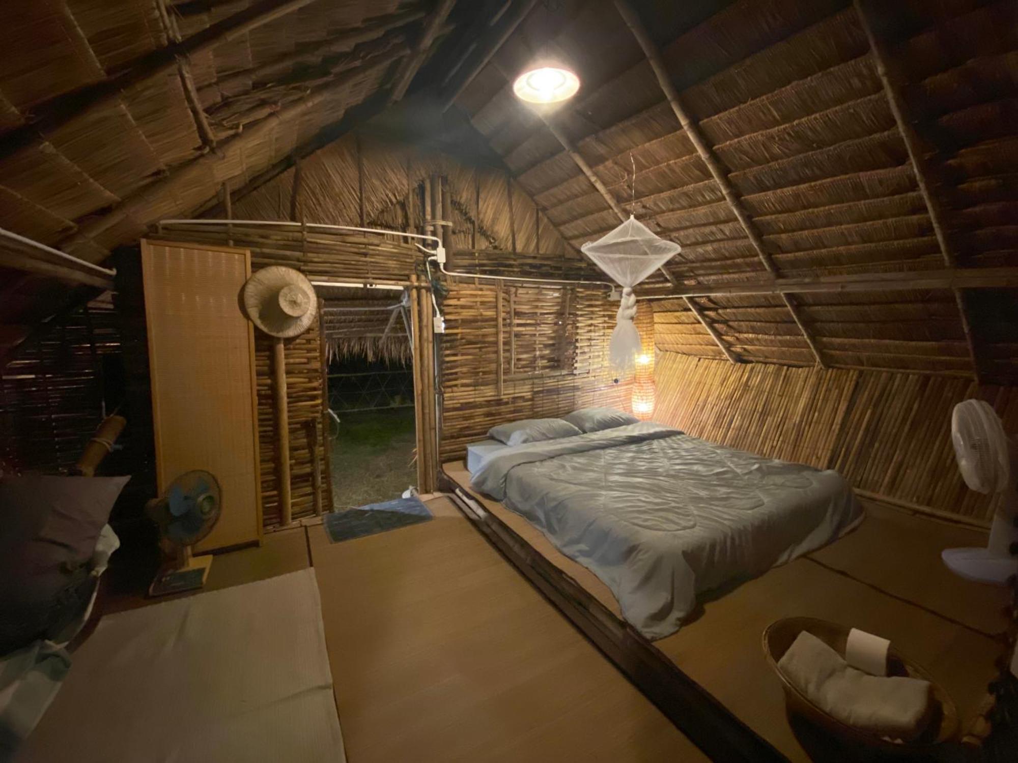 Hotel Royal Mountain Hut à Ratchaburi Extérieur photo