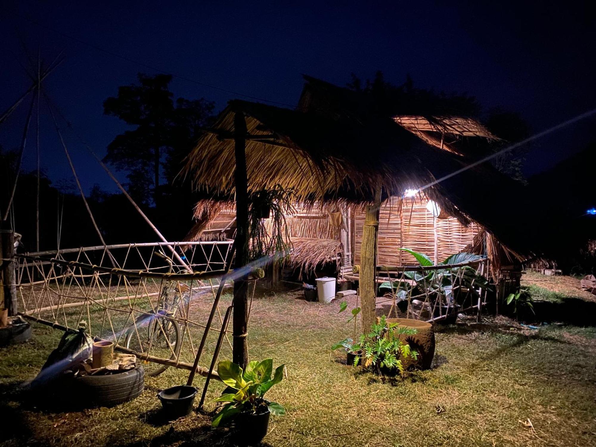 Hotel Royal Mountain Hut à Ratchaburi Extérieur photo