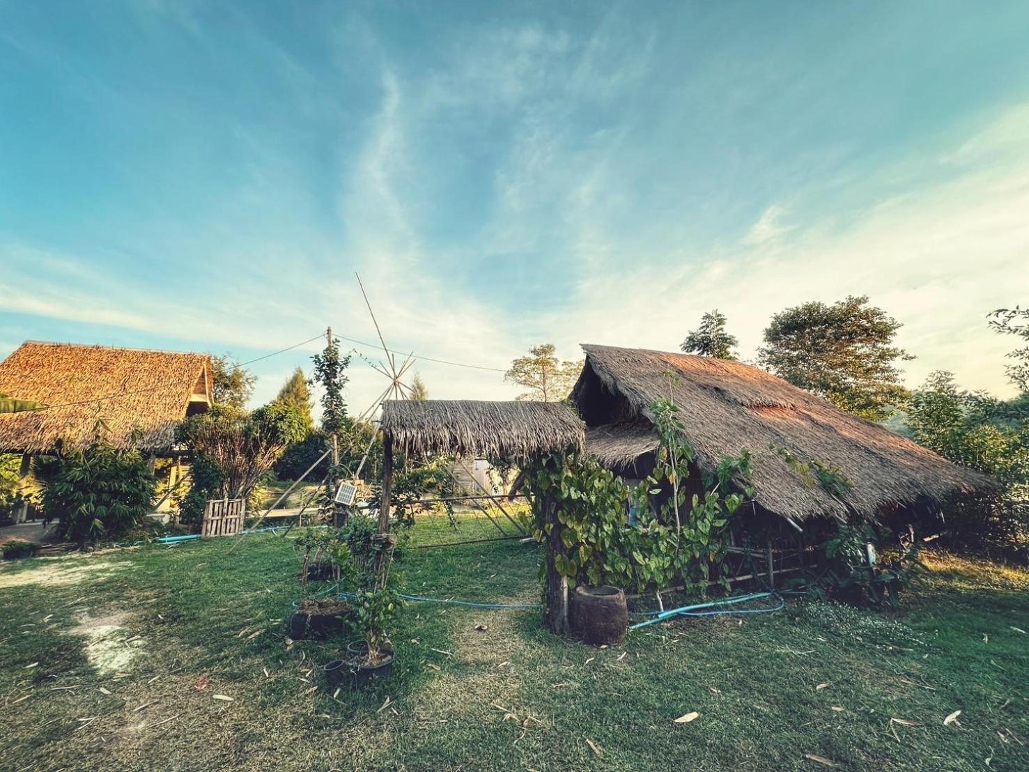 Hotel Royal Mountain Hut à Ratchaburi Extérieur photo